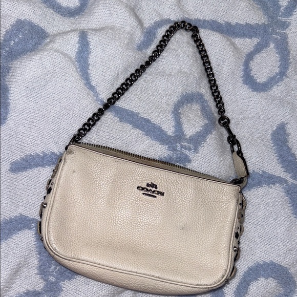 Coach Cream Leather Shoulder Bagwith Chain Strap - Picture 1 of 9